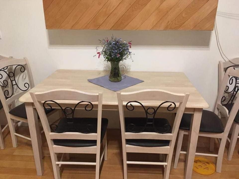 Sanli Hotell Mestia Eksteriør bilde